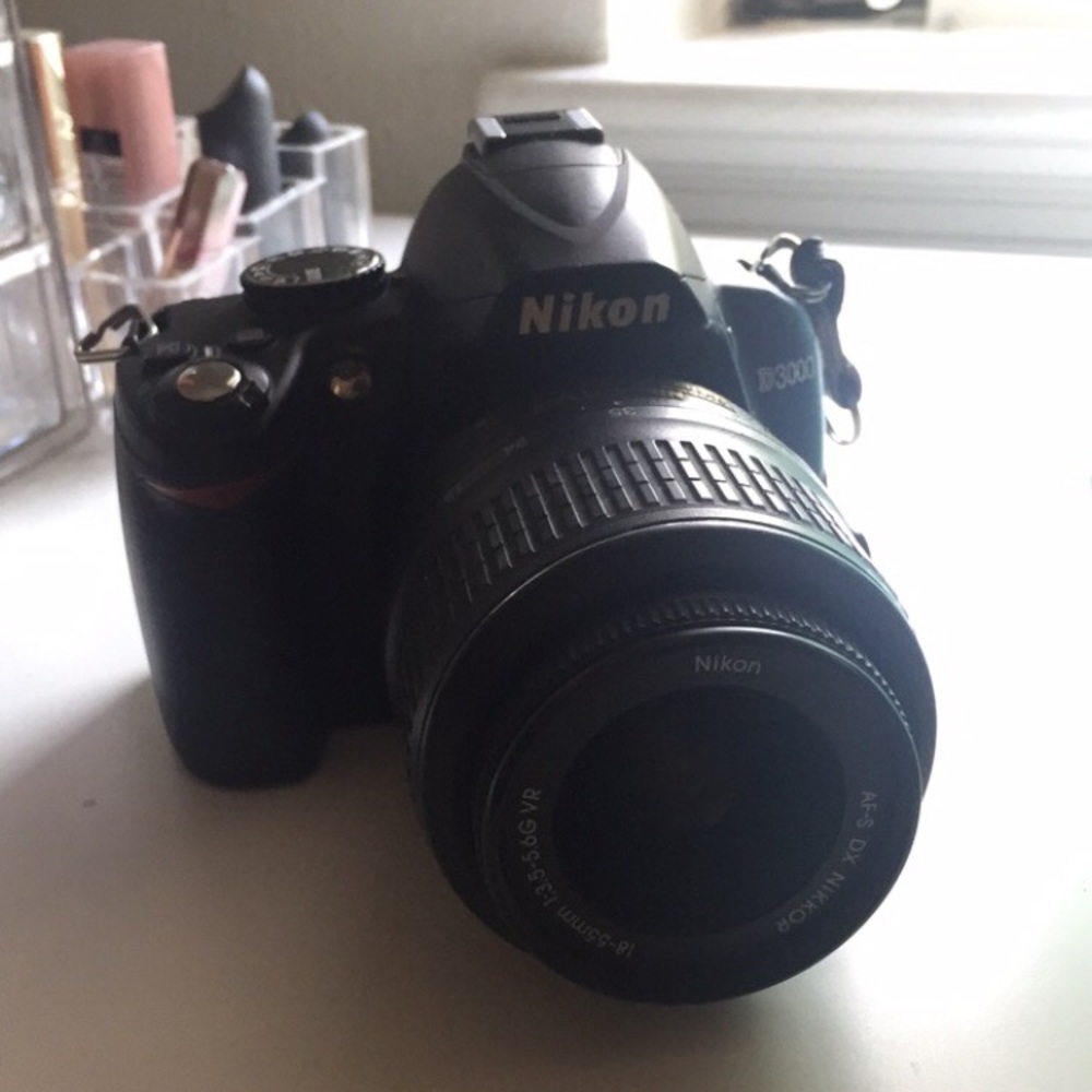 Nikon D3000 digital camera